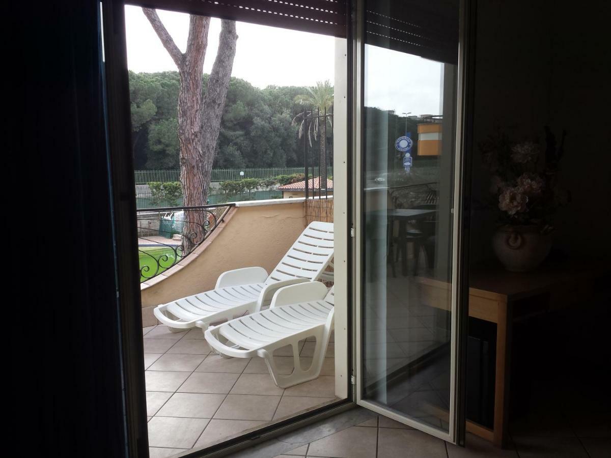 Thaire Hotel 2*