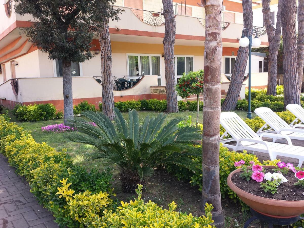 Thaire Hotel